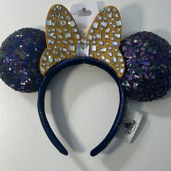 Disney’s 50th Anniversary Limited Edition Ears💙💛 - Picture 3 of 4